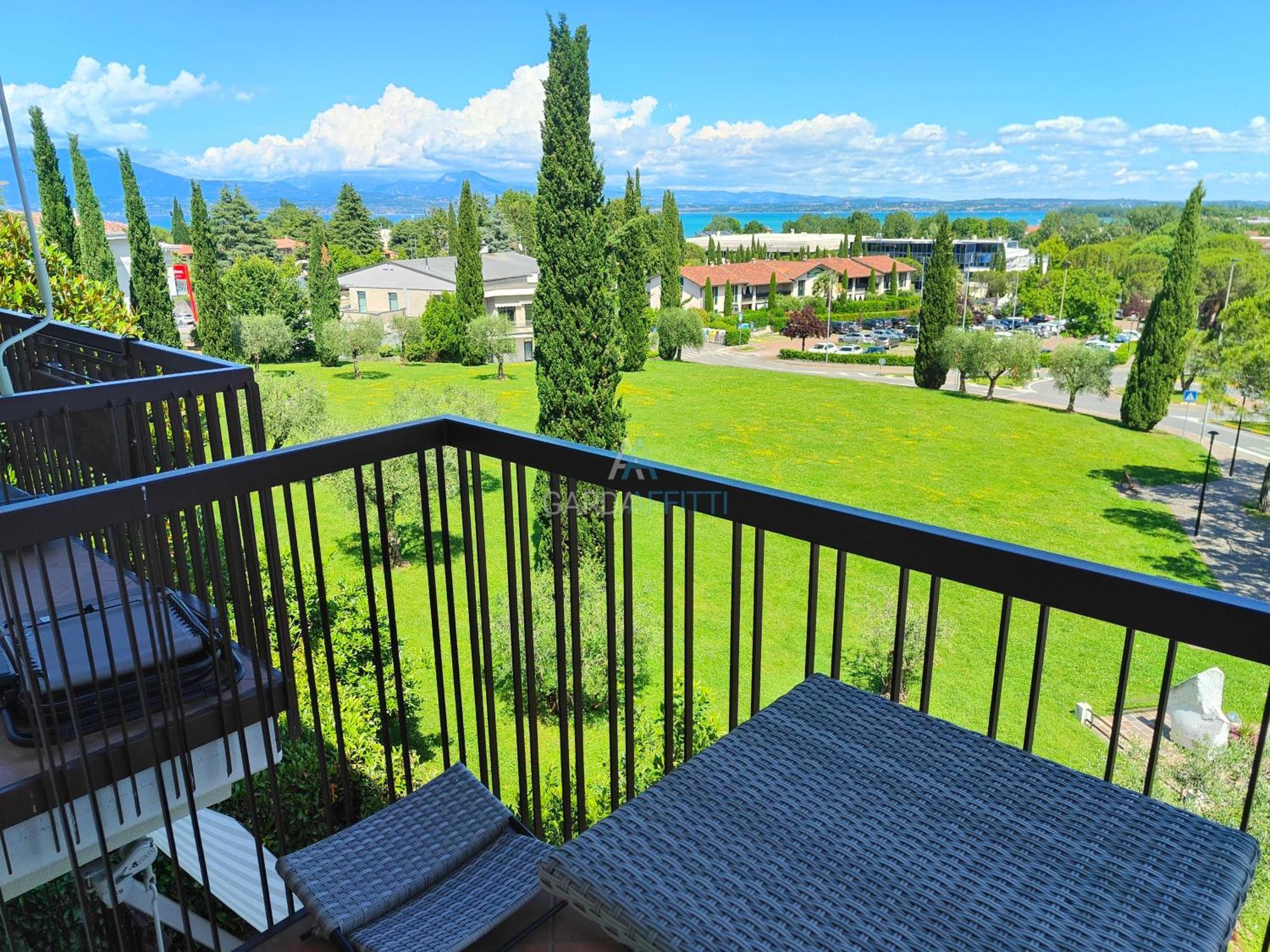 Ossidiana Apartment - Vista Lago - Centrico Сирмионе Экстерьер фото